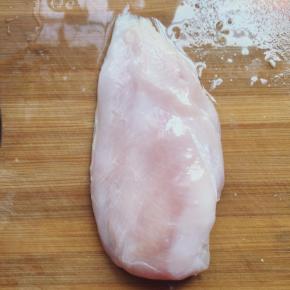 鸡胸肉清洗干净