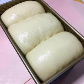 8
依次做好三个面团，放入吐司模具中