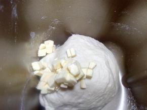 加入黄油。