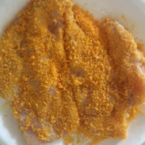 最后裹上面包糠。