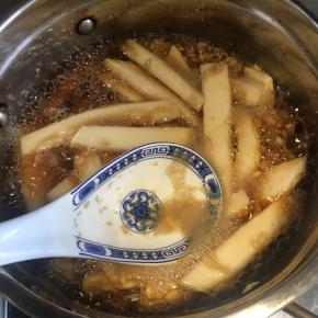 撇去泡沫，盛出即可食用