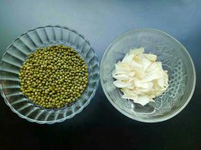 准备好绿豆，干百合