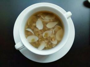 等凉透后放冰箱冷藏一下更好喝。