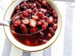 豆子已经完全煮烂喽