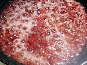 继续熬煮搅拌