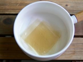 吉利丁片泡冰水10分钟