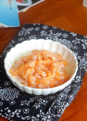 吃的时候用勺子一搅就混在一起啦