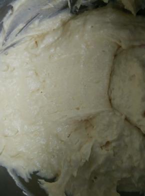 用硅胶刀搅拌均匀，无干粉即可