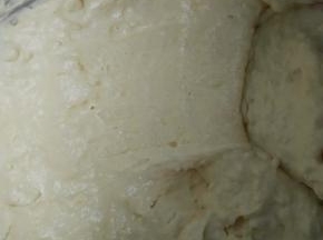 用硅胶刀搅拌均匀，无干粉即可