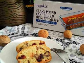 晾凉至不烫手，刷一层糖液。也可以不刷，糖液是20克加25克水煮开后晾凉即可