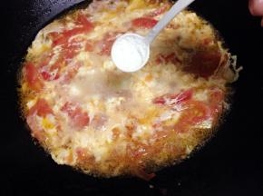 最后加盐调味即可