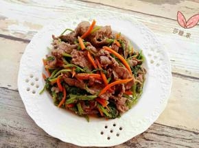 不要炒的时间太长，肉炒老了就硬了。