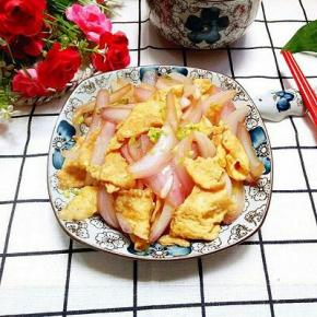 装盘撒上葱花就可以喽。