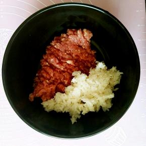 加入煮熟的糯米饭。