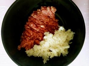 加入煮熟的糯米饭。