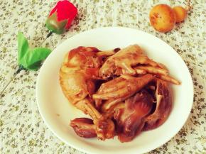 肉美，入味，酥烂而不散，好吃极了