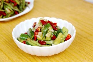 稍微凉透搅拌均匀更赞。