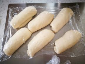 所有面团如此操作，进行醒发，10-15分钟