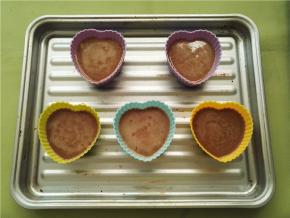 盛装在烤盘里。