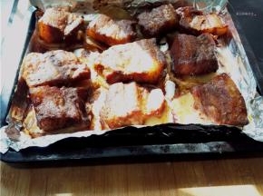 直至五花肉烤制成熟。