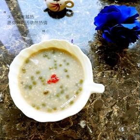 有营养的粥熬出来了，喜欢喝冰一点的先放冰箱冷藏。