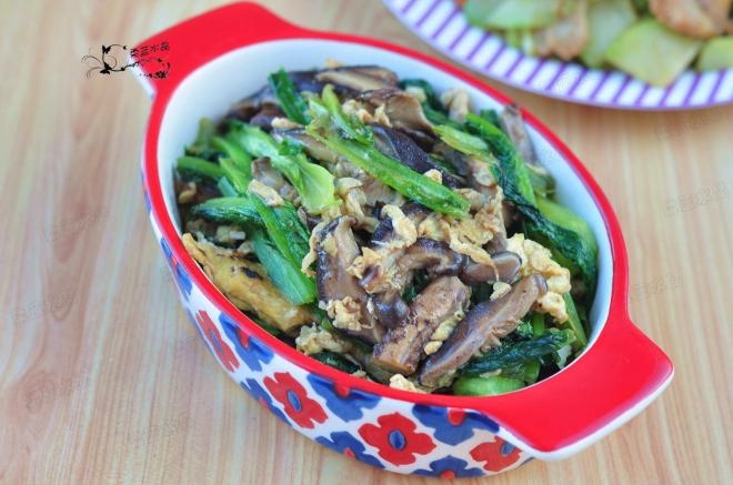 香菇炒油麦菜