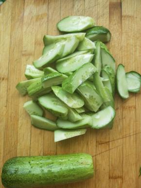 地黄瓜滚刀切快