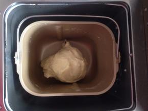 启动和面程序，和10分钟，停止10分钟，再和15分钟