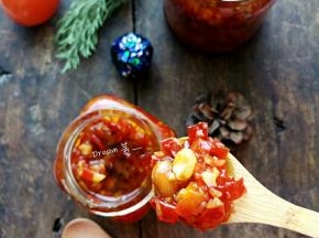 放了多多的花生。