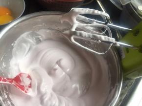 用fluff液体棉花糖打蛋清好简单（可以用等量糖替代）