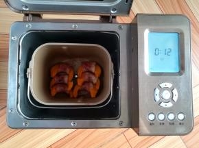 面包机烘烤20多分钟后翻面烤