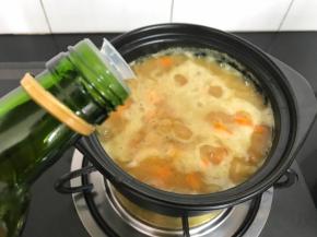 最后加入适量的油。