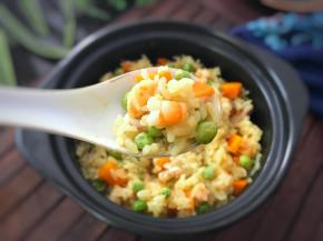 低热量、低脂肪的咖喱海鲜饭。