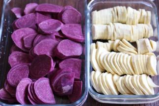 切成薄片，放入玻璃碗。