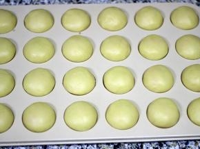 8. 放入模具中，180度烘焙28分钟