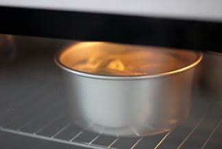 8. 倒入模具150度烘焙1小时