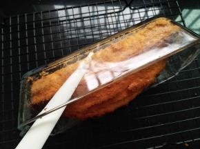 借助脱模刀边缘刮刮