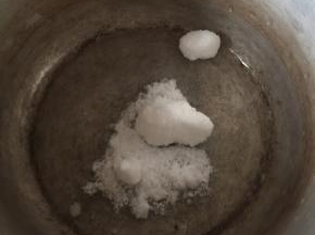 糖直接称量在锅里