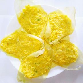 锅中水烧开，隔水蒸15分钟即可。