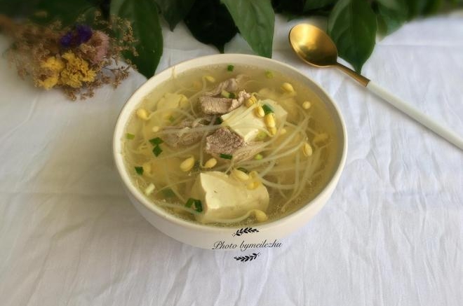 黄豆芽肉片汤