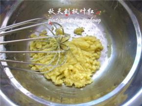 搅拌均匀成为糊状。