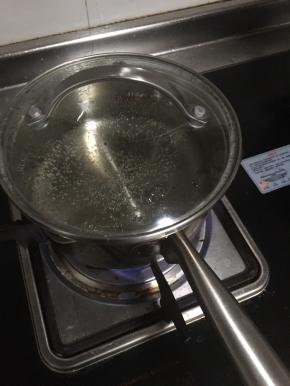 300ml放奶锅烧开