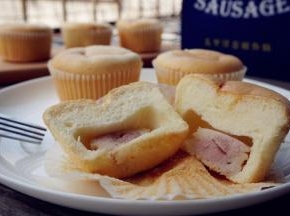 烘烤结束，蛋糕取出，藏有“宝藏”的蛋糕就做好了