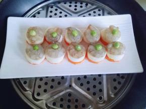 上锅隔水蒸，沸水入锅蒸5分钟即可。