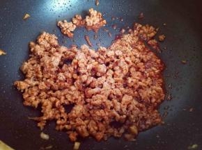 小火煸炒均匀。