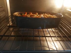 入烤箱，180度，中层，上下火，10分钟左右，注意观察，看到芝士表面上色了，即可马上关火