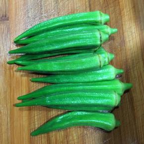 放入冷开水中浸泡，捞出。