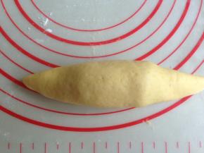 卷起，收口粘紧，收口向下