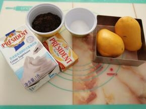 准备好所有原料和慕斯圈。