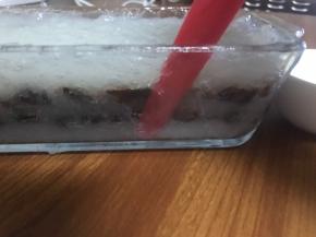 凉透后，脱模刀涂点点油，剥离脱模